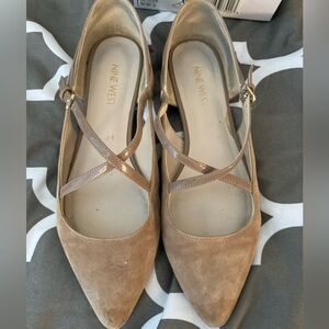 Nine West tan nude suede patent ballet flat pointy toe size 8